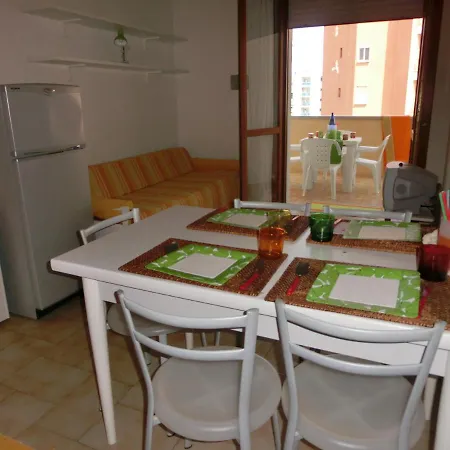Appartamento Wonderful Seafront In *
