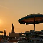 Wonderful Seafront In Lägenhet Bibione